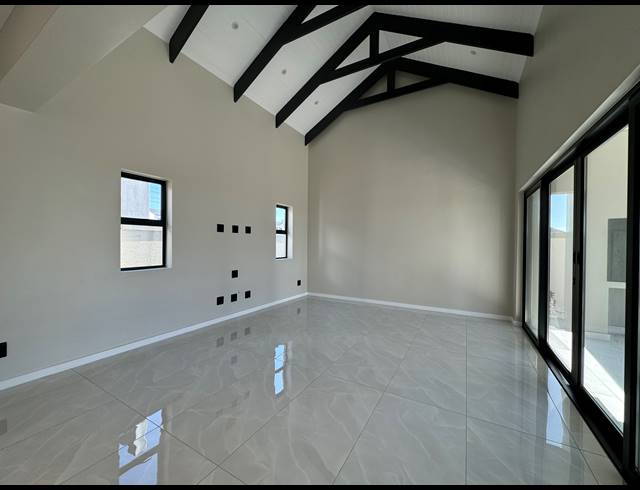 3 BEDROOM HOUSE FOR SALE IN SANDOWN